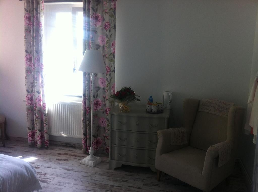 O Mylle Douceurs Bed & Breakfast เลอโครทัว ห้อง รูปภาพ