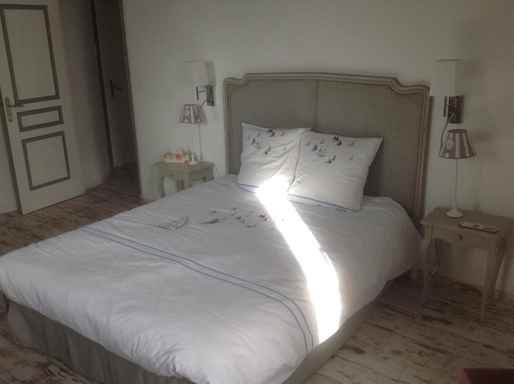 O Mylle Douceurs Bed & Breakfast เลอโครทัว ห้อง รูปภาพ