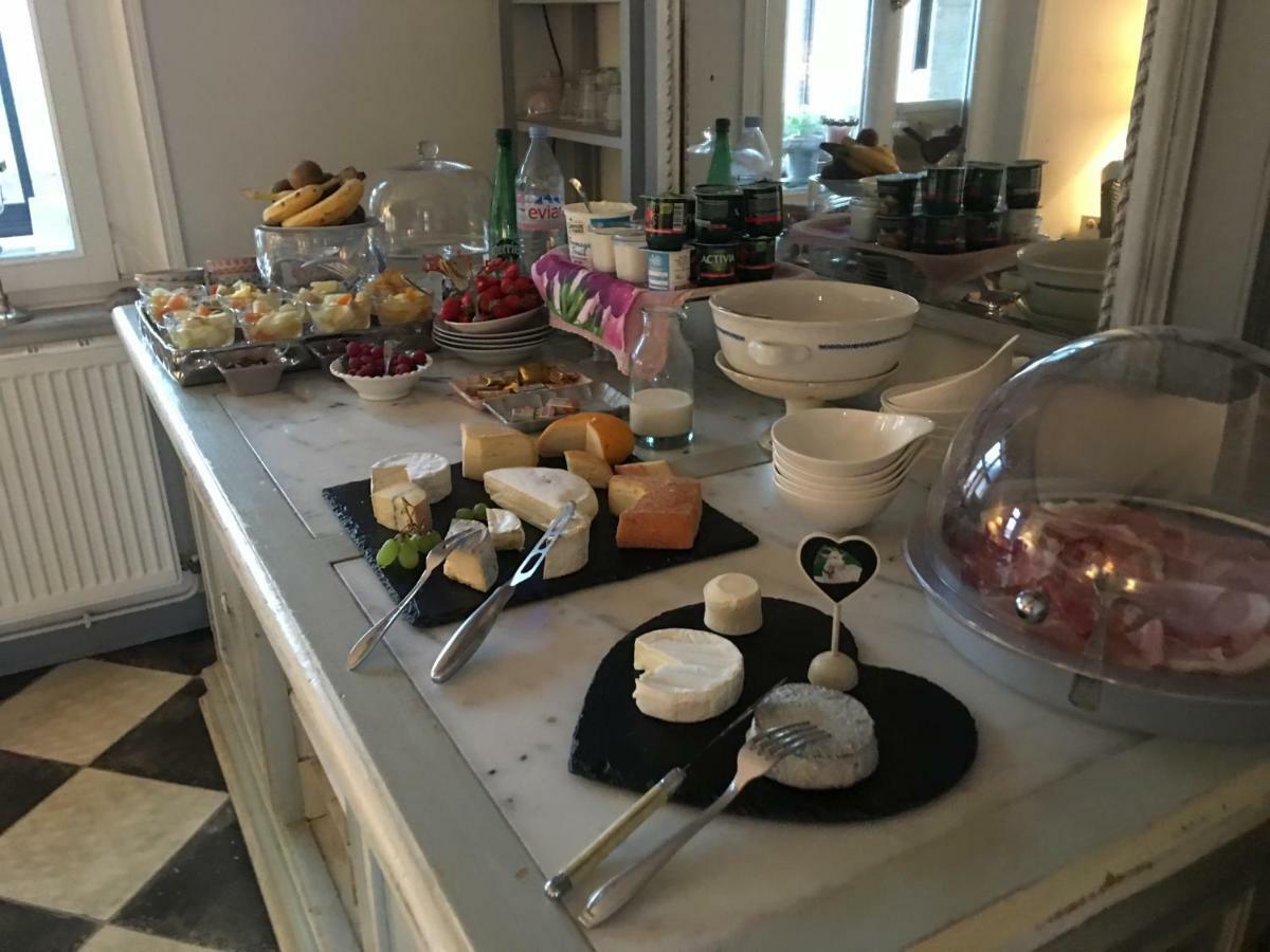 O Mylle Douceurs Bed & Breakfast เลอโครทัว ภายนอก รูปภาพ